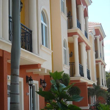 Mediterranean Three Story Beach Townhouse 圣徒皮特海滩 外观 照片
