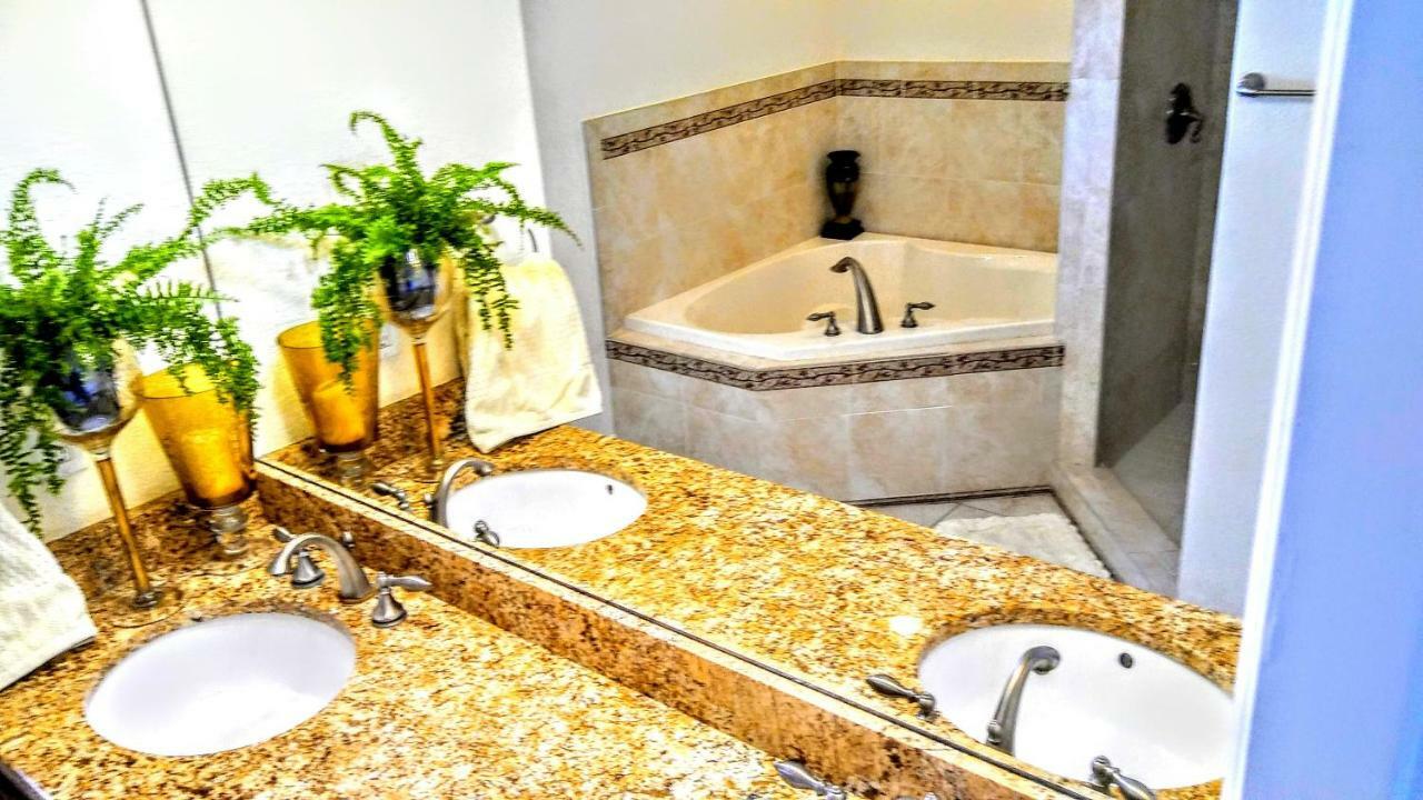 Mediterranean Three Story Beach Townhouse 圣徒皮特海滩 外观 照片